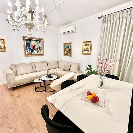 City Center Apartment Tirana Exteriör bild